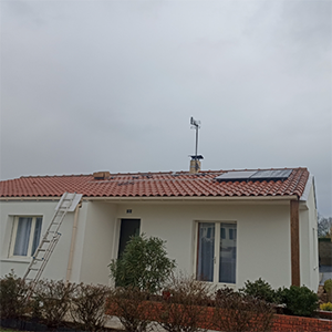 Vue d’ensemble d’une installation solaire résidentielle