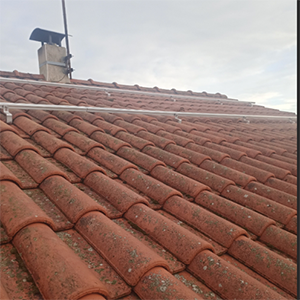 Fixations des panneaux solaires sur toiture